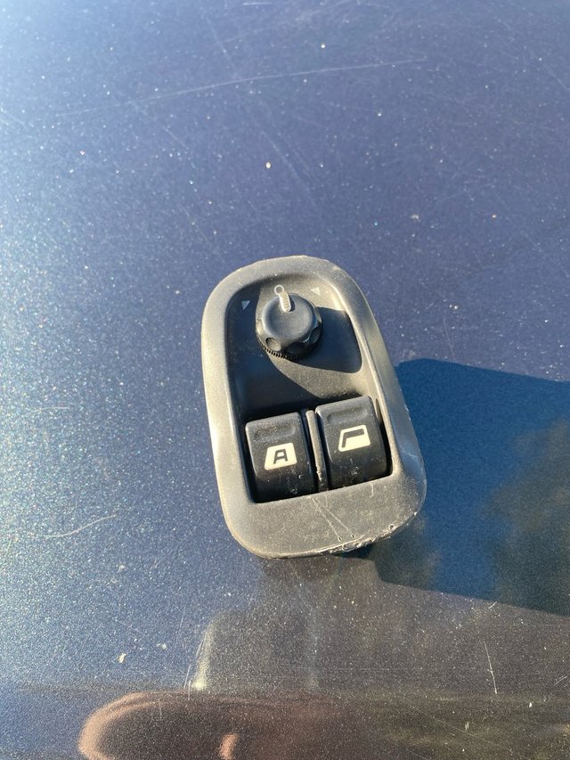 BOTONERA DE VENTANILLAS PEUGEOT 306
