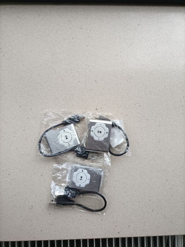 Lote de 3 MP3 nuevos con clip