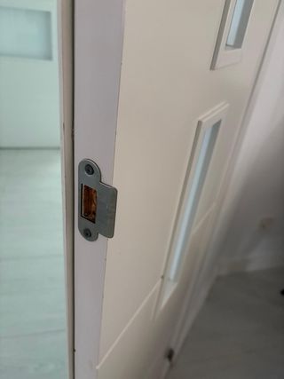 Lote de Tiradores y bisagras puerta