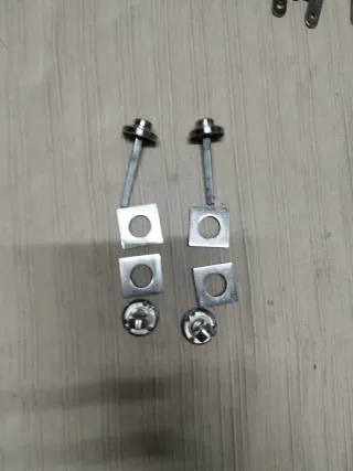 Lote de Tiradores y bisagras puerta