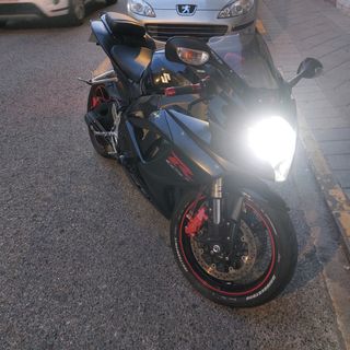SUZUKI GSX-600R