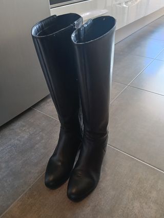 Botas negras altas  talla 38