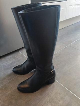 Botas negras altas  talla 38