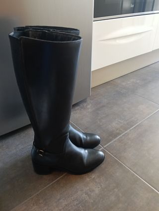 Botas negras altas  talla 38