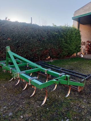 Semichisel con rodillo y rastra pinchos