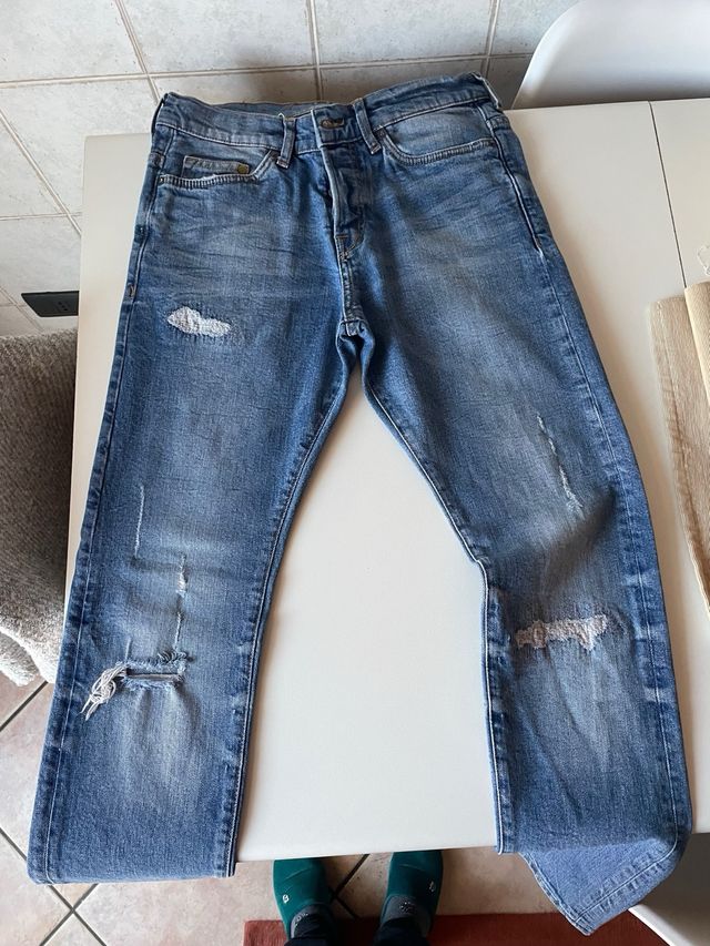 Jeans strappati