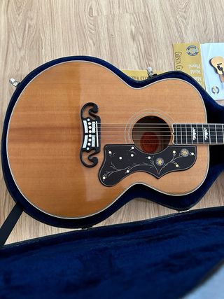 Gibson SJ 200 año 2001 Guitarra electroacústica