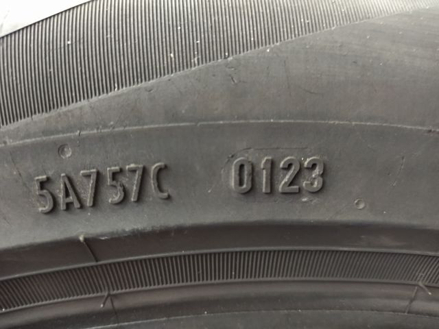 255 45 19 100V PIRELLI SCORPION