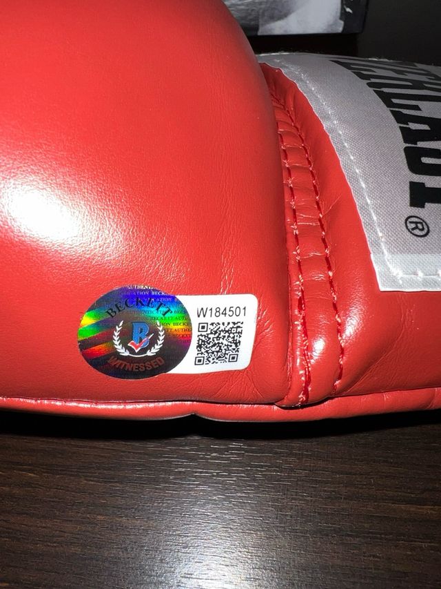 Mike tyson guantone autografato piu quadr