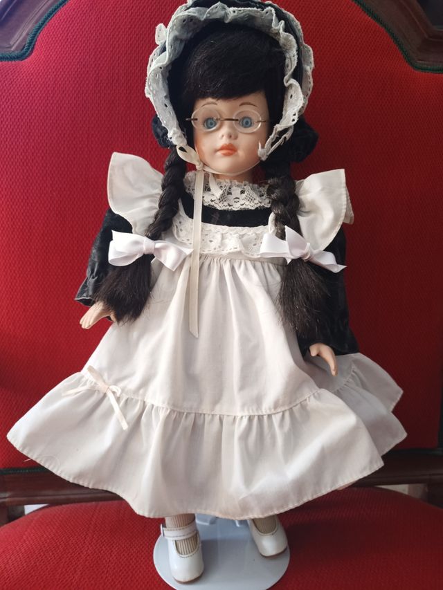 Muñeca de cerámica vintage