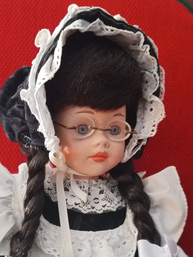 Muñeca de cerámica vintage