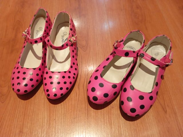 Zapatos de sevillana rosas