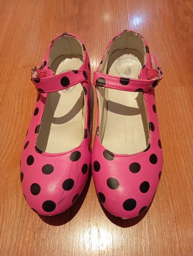 Zapatos de sevillana rosas
