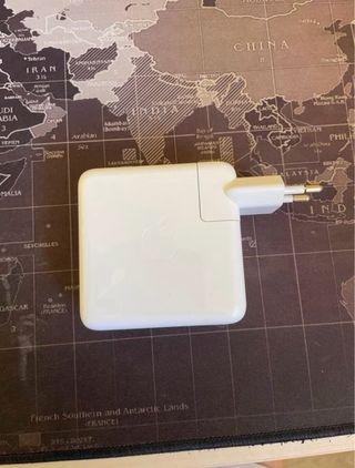 Cargador original MacBook Pro 61W