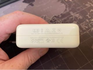 Cargador original MacBook Pro 61W