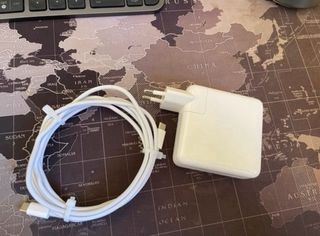 Cargador original MacBook Pro 61W