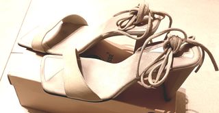Sandalias de tacon alto GUESS