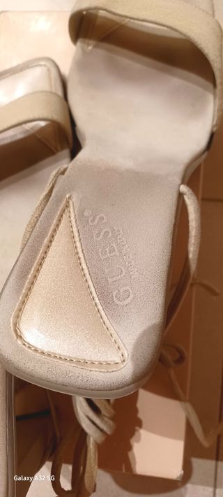 Sandalias de tacon alto GUESS