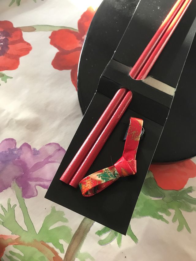 Palillos y salva mantel