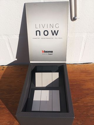 Caja de muestras de marcos bticino