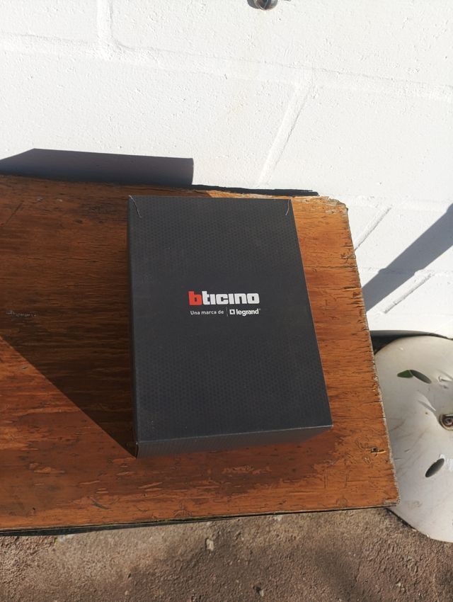 Caja de muestras de marcos bticino