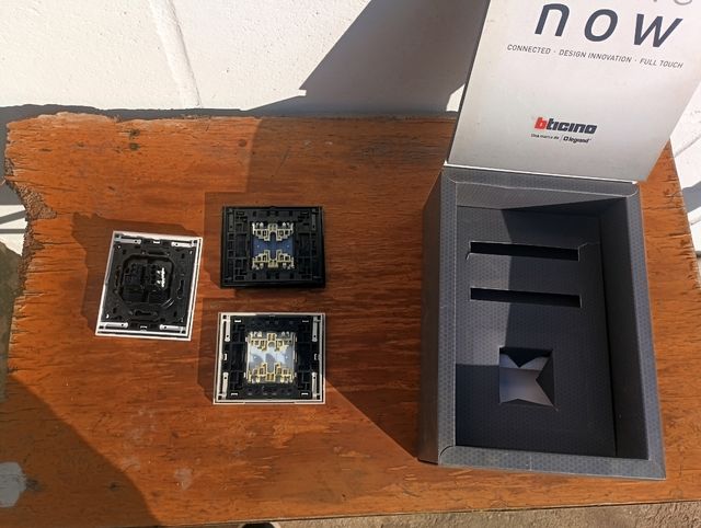 Caja de muestras de marcos bticino