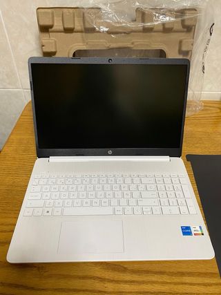 HP Laptop 15sfq5029ns