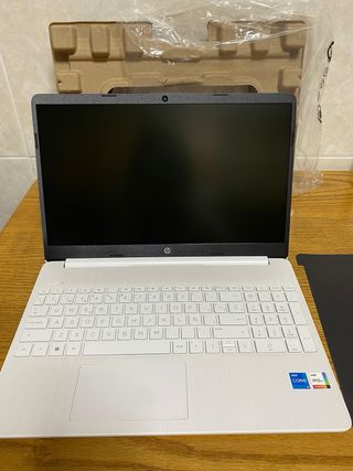 HP Laptop 15sfq5029ns