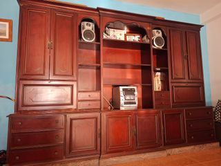 Mueble de madera para decoración.