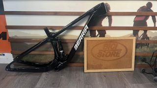 CUADRO BTT DOBLE CARBONO BERRIA MAKO