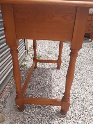 Escrtorio o entradita de madera maciza de pino