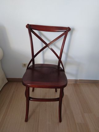 Tavolo da pranzo e sedie
