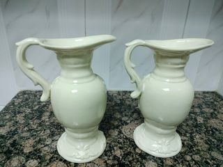 Pareja de jarrones con relieve vintage