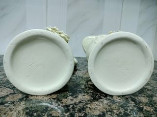 Pareja de jarrones con relieve vintage