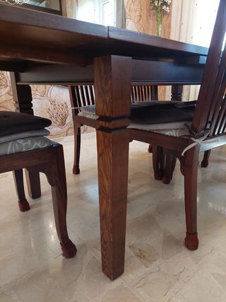 Mesa madera extensible y 6 sillas