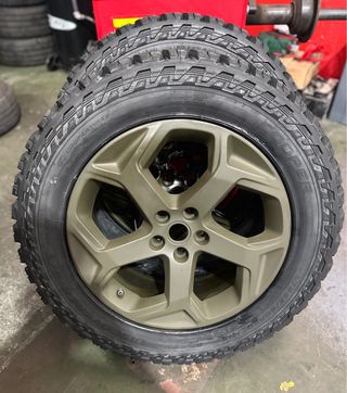 Ruedas llantas y neumaticos nuevos a estrenar