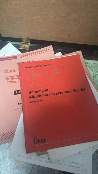 Piano de consola Steinbach