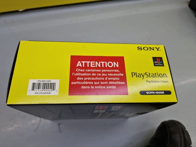 Sony PlayStation Classic con 20 juegos