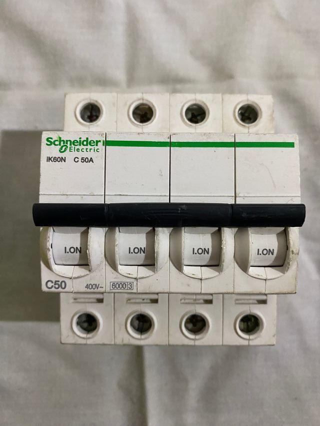 Interruptor magnetotérmico C50A