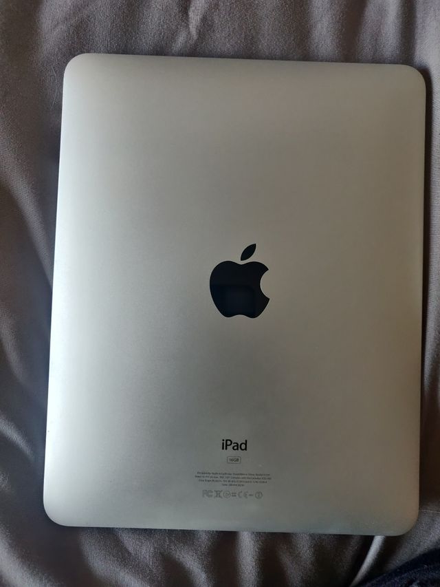 iPad de primeira geração com capa