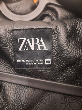 Chaqueta acolchada efecto piel