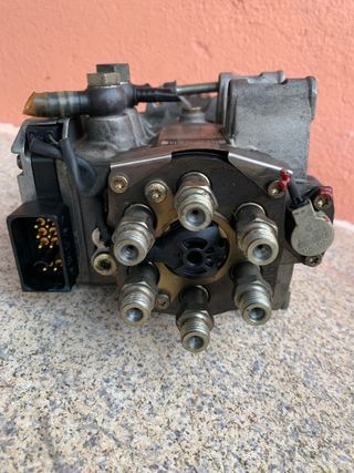 Bomba inyectora 2.5 TDI 180cv 0470536010
