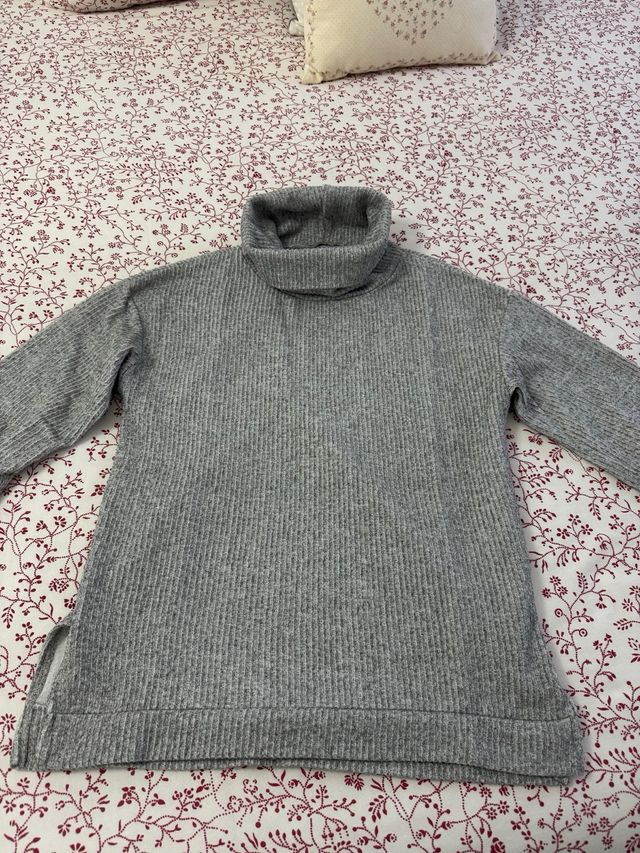 Suéter/ Jersey gris Stradivarius