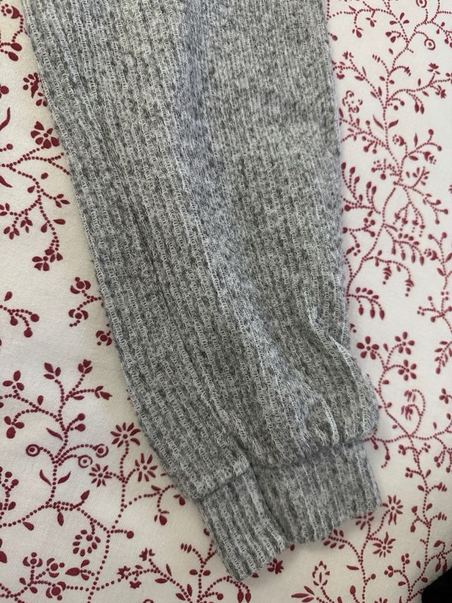 Suéter/ Jersey gris Stradivarius