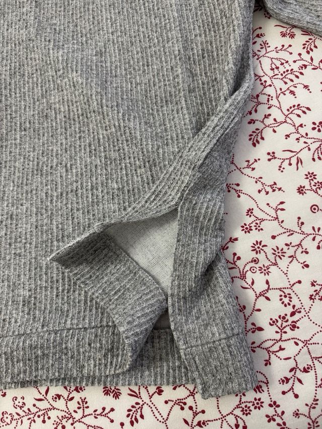 Suéter/ Jersey gris Stradivarius