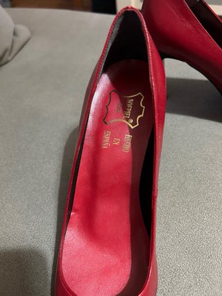 Zapato de tacon rojo piel