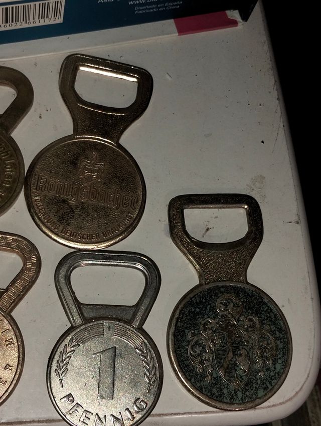 Colección de saca tapas de metal