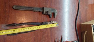 Llave ajustable y alicate