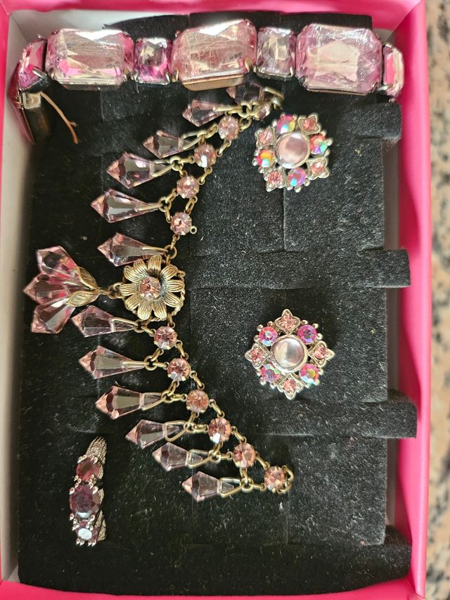 Precioso conjunto Swarovski y cristal