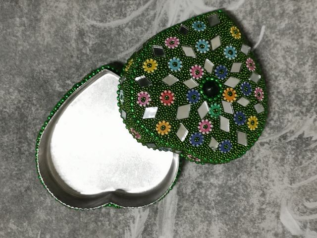 Cajita corazón verde de espejos marroqui